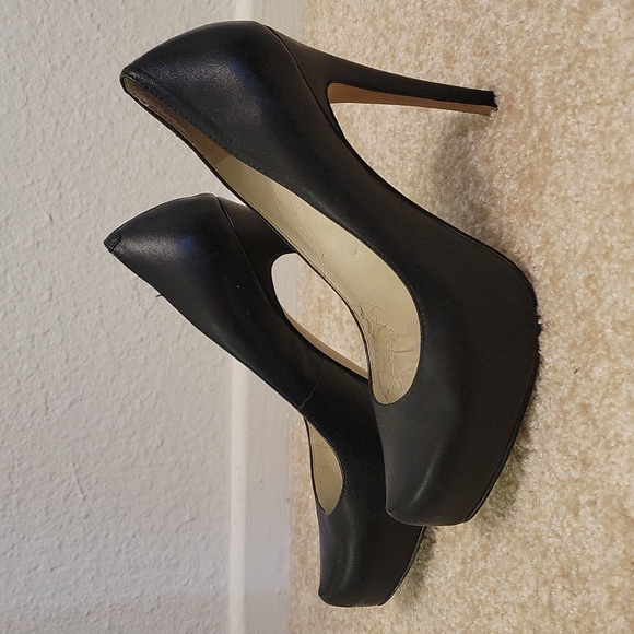 BCBGeneration Classic Black pumps - Picture 3 of 7